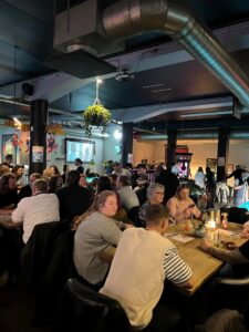 Sharks Pool House Odense er med 19 poolborde Fyns største. cornhole, turnering, dart, beer pong, shuffleboard, spil, bar, hyggelig atmosfære.